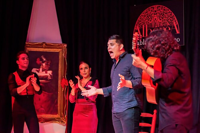 Flamenco Show in the Center of Granada - Who will enjoy La Alborea most
