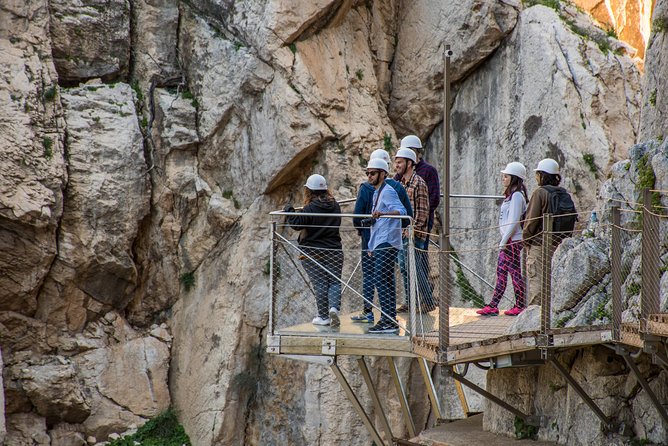 From Granada: Caminito del Rey Guided Tour & Guaranteed Tickets - Walking the 8-kilometer route through El Chorro Gorge