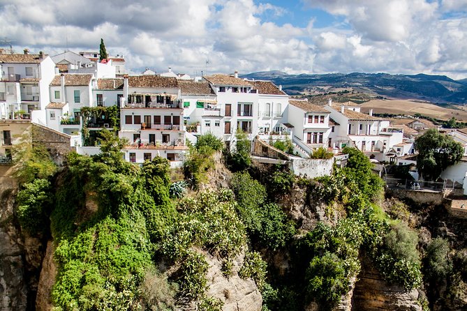 From Granada: Premium Ronda Trip & Guided Highlights Experience - The famous views are the strongest part