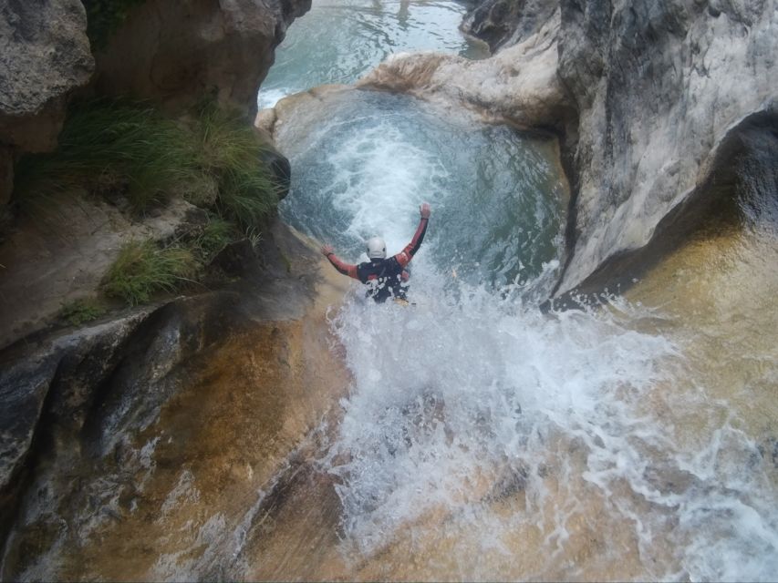 From Granada: Rio Verde Canyoning Tour - Why Rio Verde makes a strong day outdoors