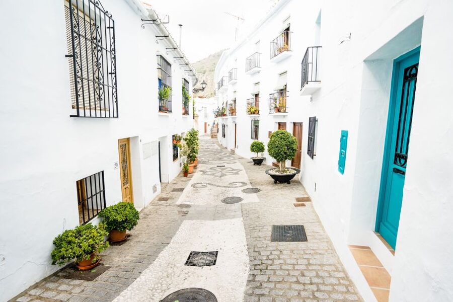 From Granada: Skip-the-Line Nerja Cave and Frigiliana - Leaving Granada for Málaga’s sunny coast