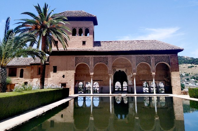 Going to Alhambra? 3 hrs Private Tour! Skip the long lines to visit the Alhambra - What the $180.62 group price really means