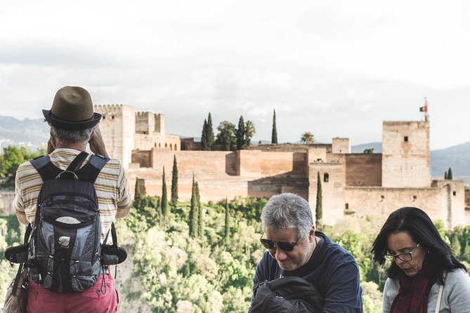 Golden Hour in Granada: Sunset Walking Tour with Play Granada - The Guides Can Shape the Evening