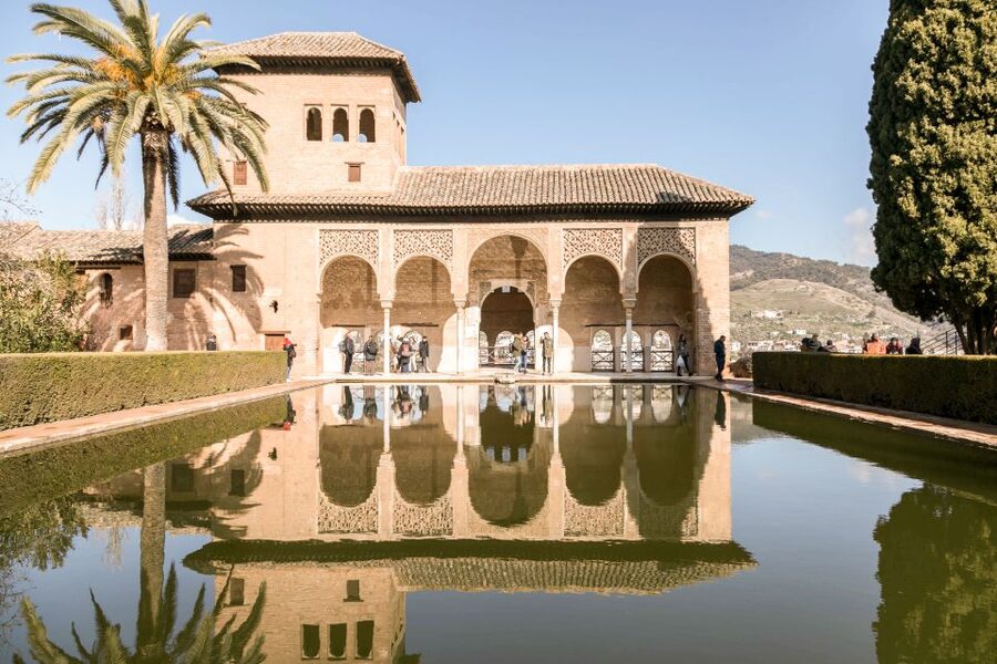 Granada: 3-Hour Alhambra and Generalife Gardens Guided Tour - The Mexuar and the Nasrid Palaces