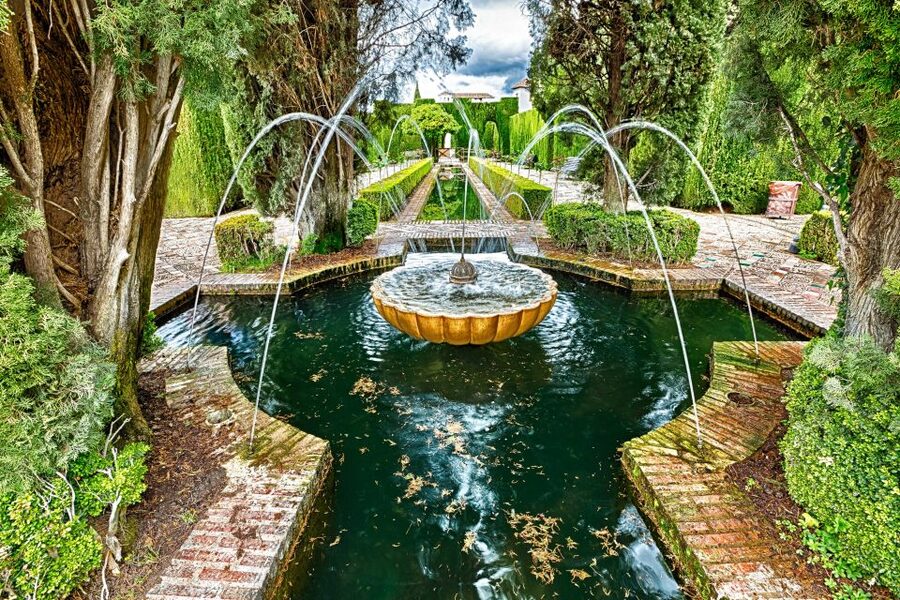 Granada: 3-Hour Alhambra and Generalife Gardens Guided Tour - The Hall of the Ambassadors and the power of symbolism