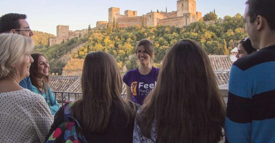 Granada: Albaicín and Sacromonte 2.5-Hour Walking Tour - Key points to know before booking
