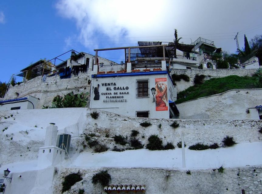 Granada: Albaicín and Sacromonte 2.5-Hour Walking Tour - Guides who make the difference