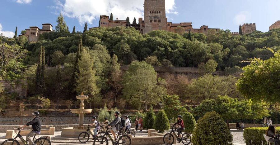 Granada: Albaicin and Sacromonte E-Bike Tour - Why an e-bike works so well in Granada