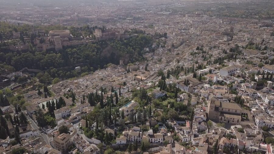 Granada: Albaicin and Sacromonte E-Bike Tour - How much history fits into two hours