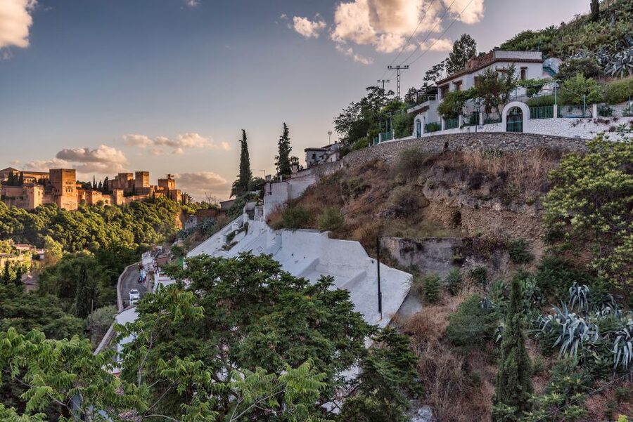 Granada: Albaicin and Sacromonte Evening Walking Tour - Starting beneath Granada’s royal monument