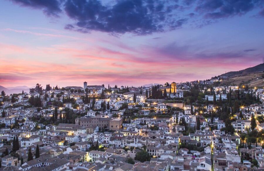 Granada: Albaicin and Sacromonte Evening Walking Tour - La Calderería and the first Moorish streets