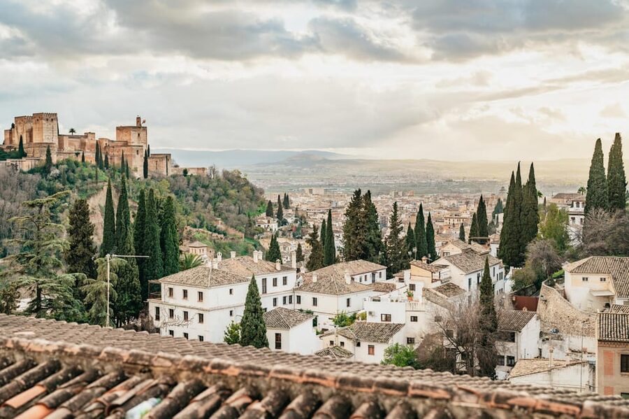 Granada: Albaicín and Sacromonte Guided Sunset Walking Tour - Key points before you book