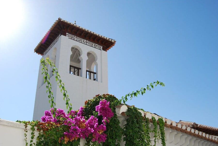 Granada: Albaicín and Sacromonte Guided Sunset Walking Tour - How difficult is the route?