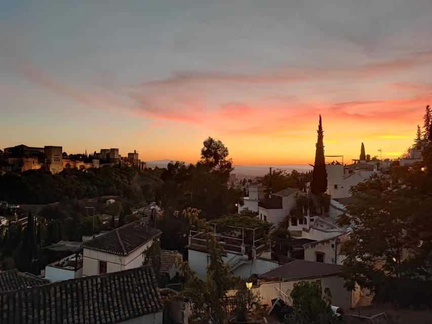Granada: Albaicín and Sacromonte Sunset Tour & Flamenco Show - Why this Granada evening works