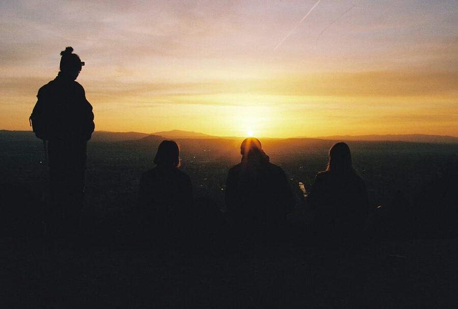 Granada: Albaicín and Sacromonte Sunset Tour & Flamenco Show - Climbing into Albaicín