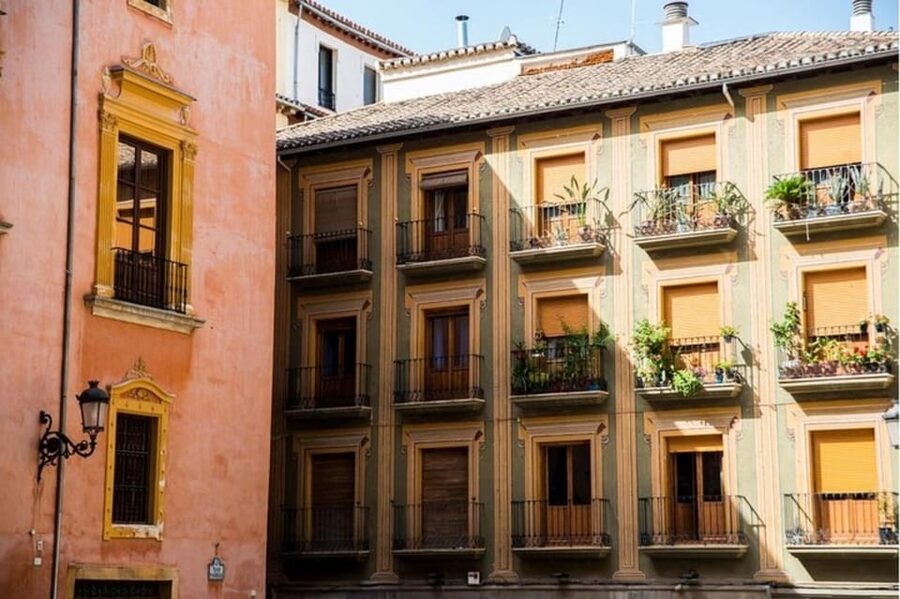 Granada: Albayzin and Sacromonte Walking Tour - Albayzín’s narrow streets and Spanish-Muslim design