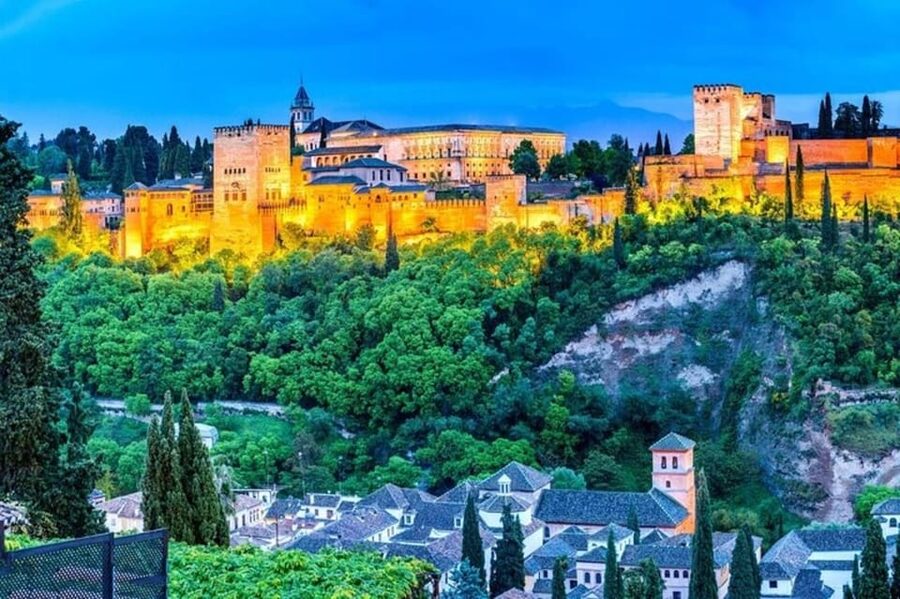 Granada: Albayzin and Sacromonte Walking Tour - Sacromonte and the story of cave homes