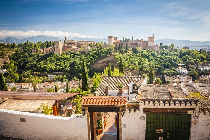 Granada: Alhambra, Albaicin and Sacromonte Guided Tour - The Albaicín after dark