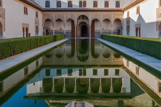Granada: Alhambra, Albaicin and Sacromonte Guided Tour - A realistic schedule for your day
