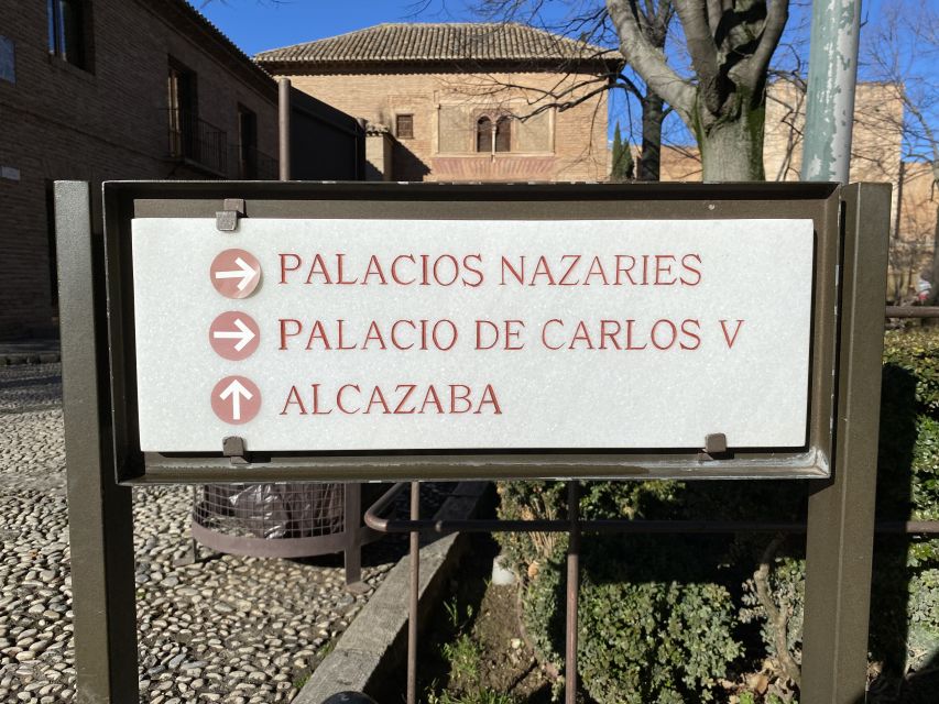 Granada: Alhambra, Alcazaba, and Generalife Private Tour - Generalife Gardens provide a cooler final chapter