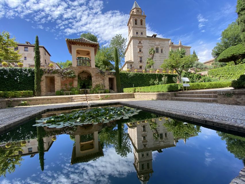 Granada: Alhambra, Alcazaba, and Generalife Private Tour - Who will get the most from this private visit?