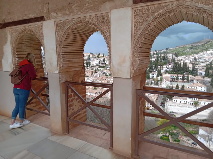 Granada: Alhambra, Alcazaba, and Nasrid Palaces Tour - The old Medina and Ángel Barrios Museum