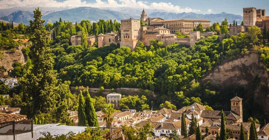 Granada: Alhambra and Charles V Palace Tour - Charles V Palace and the Christian chapter