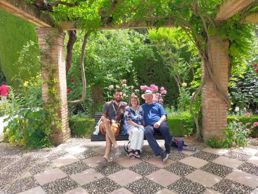 Granada: Alhambra and City Private Tour - Starting at La Mimbre and meeting your guide