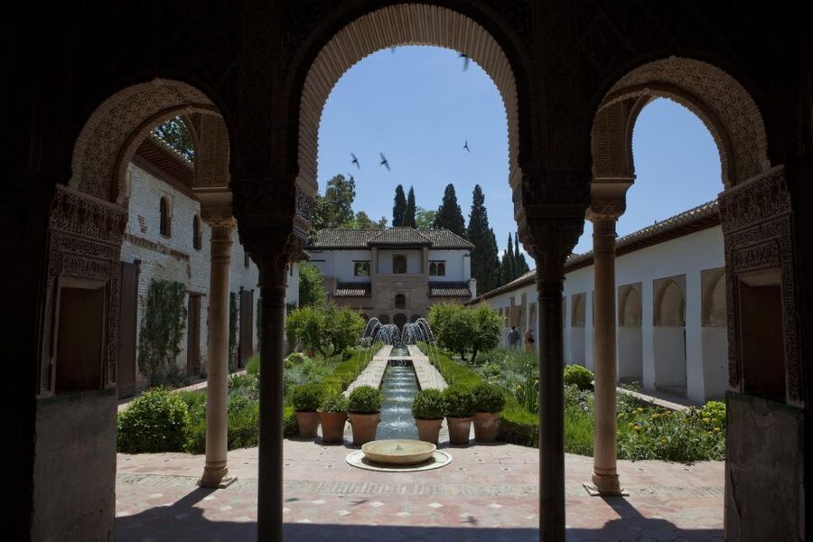 Granada Alhambra and Generalife Gardens Experience Tour - Islamic art beyond the palace rooms