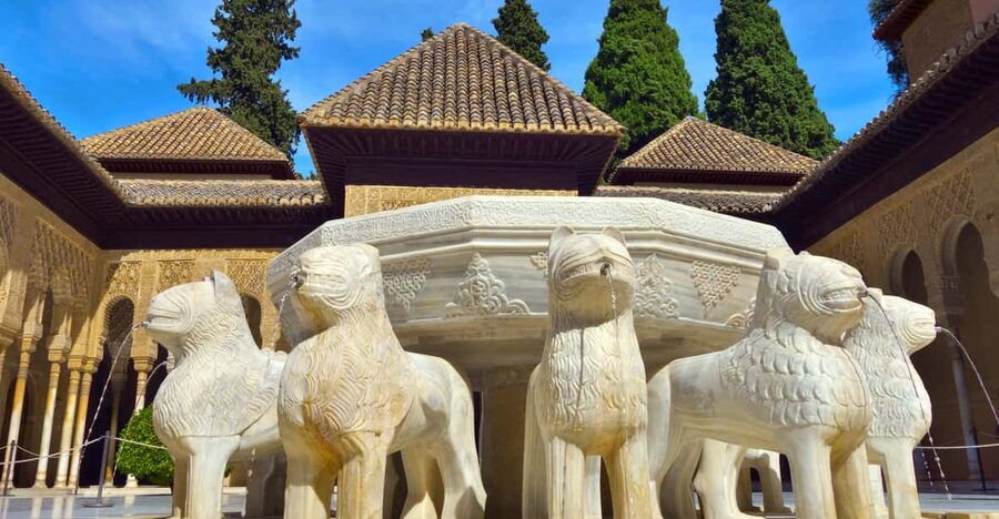 Granada: Alhambra and Nasrid Palaces Private Guide Tour - Why a private Alhambra visit can be worth the cost