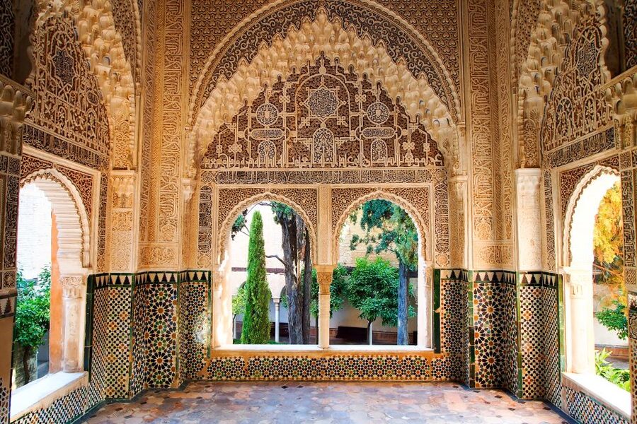 Granada: Alhambra and Nasrid Palaces Private Tour - What the $247 price includes