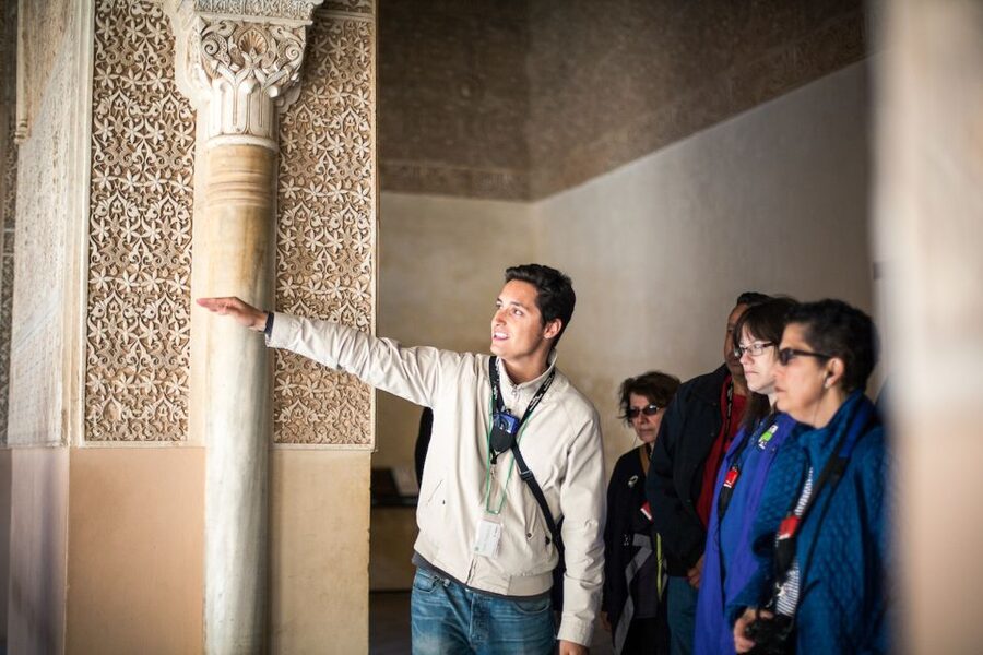 Granada: Alhambra and Nasrid Palaces Small Guided Tour - Key points to know before you book