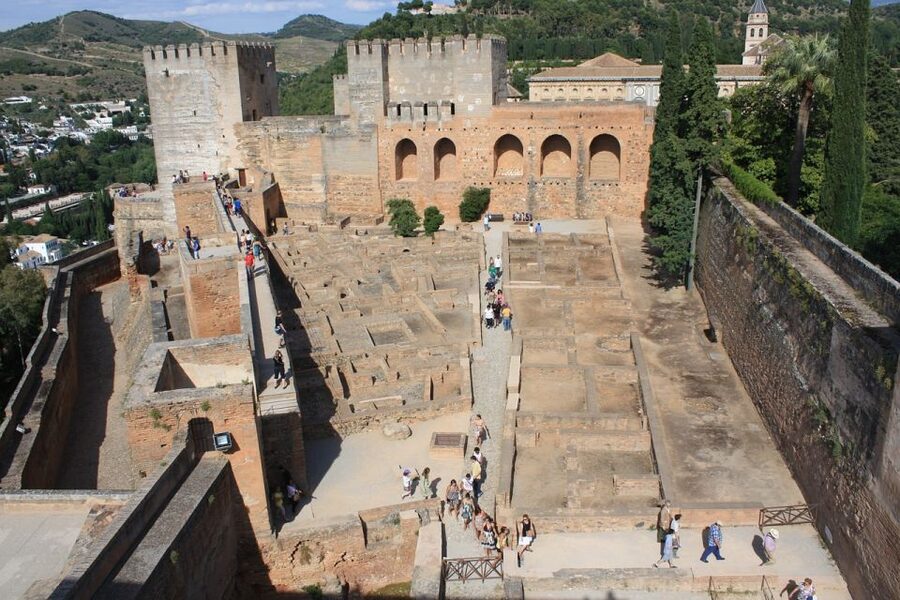 Granada: Alhambra and Nasrid Palaces Small Guided Tour - The Alcazaba: fortress before palace