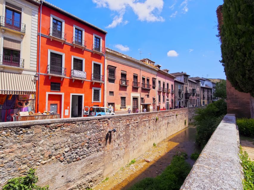 Granada: Alhambra, Cathedral, Royal Chapel and Albayzin tour - What the 135 dollar Granada package really gives you