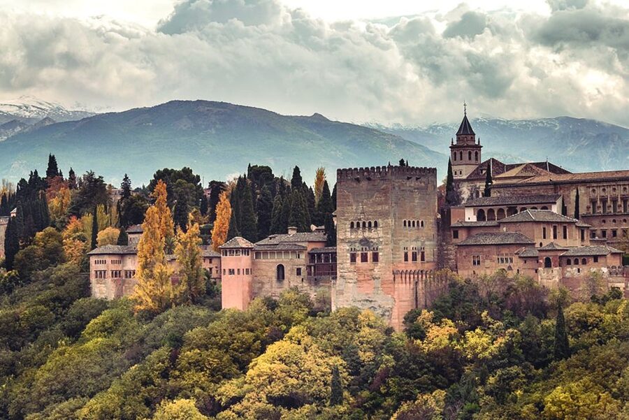 Granada: Alhambra, Cathedral, Royal Chapel and Albayzin tour - Starting with the Alhambra and Nasrid Palaces