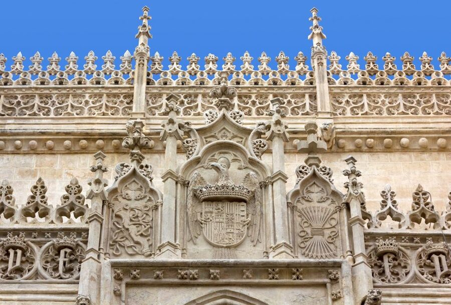 Granada: Alhambra, Cathedral & Royal Chapel Tour w/ Tickets - Generalife: gardens and a quieter royal setting