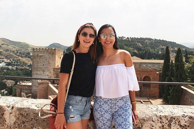 Granada: Alhambra Comlex + Nasrid Palaces + Alcazaba Guided Tour - Why the Nasrid Palaces make this tour worth considering