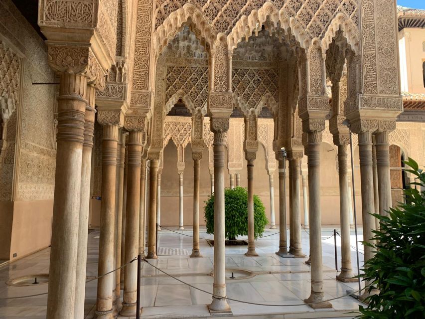 Granada: Alhambra Complex Guided Tour with Ticket - Key points to know before you book