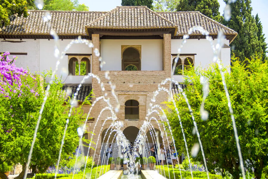 Granada: Alhambra Gardens and Generalife Ticket - Timing, heat, and the amount of walking