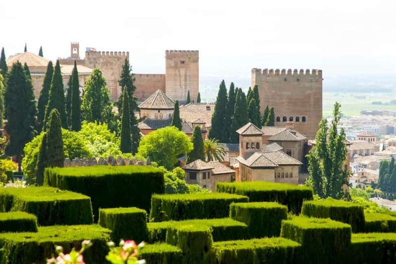 Granada: Alhambra & Gardens Tour w/Nasrid Palaces Option - Languages, timing, and essential rules