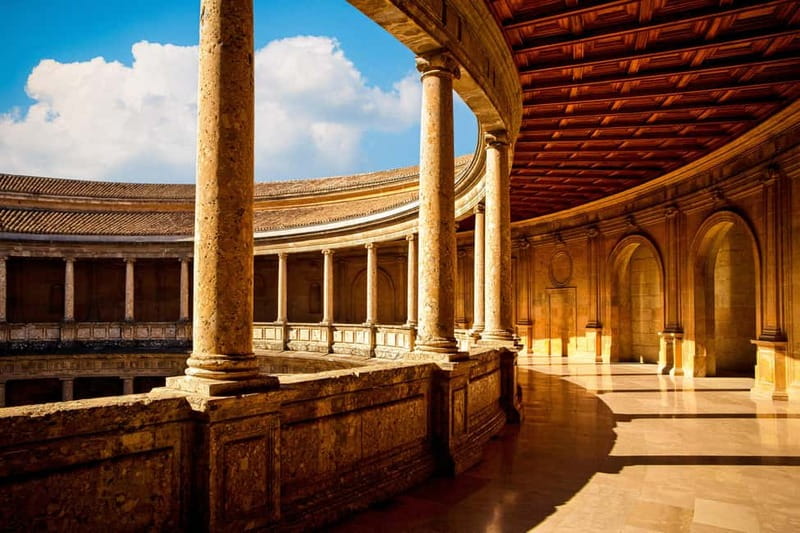 Granada: Alhambra, Generalife & Nasrid Palaces Guided Tour - Palace of Charles V: an unexpected first contrast