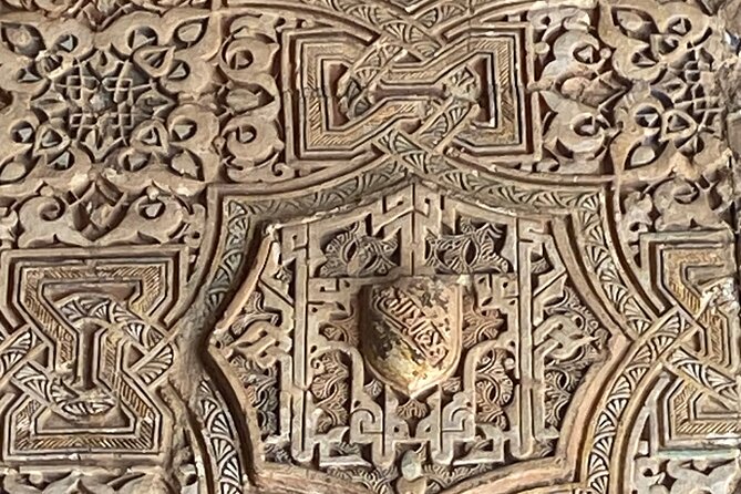 Granada Alhambra Group Tour includes Nazaries Palaces - Why the Nasrid Palaces make this tour worth considering