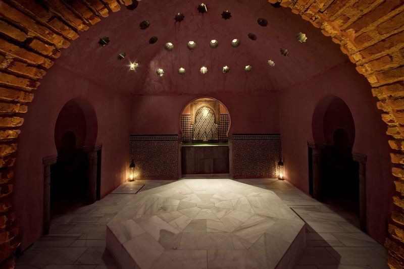 Granada: Alhambra Guided Tour and Arabian Bath and Massage - The Nasrid Palaces, where the detail is the story