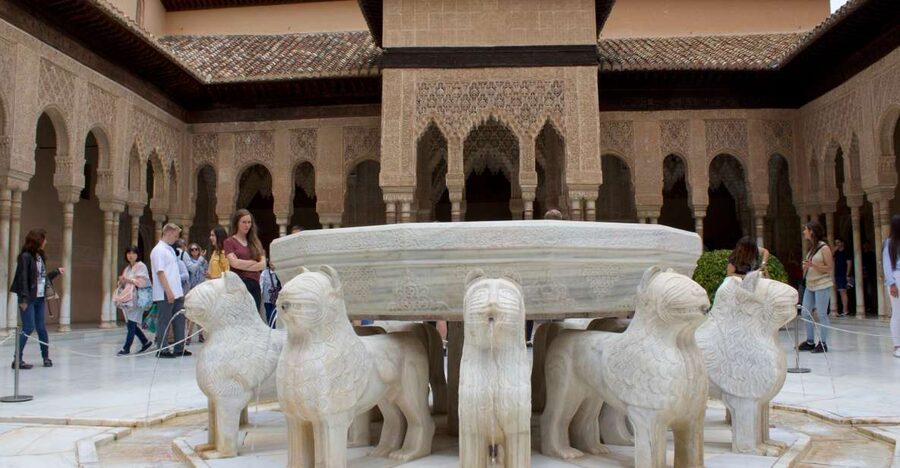 Granada: Alhambra Guided Tour with Nasrid Palaces - Generalife Gardens: water, shade, and a calm opening