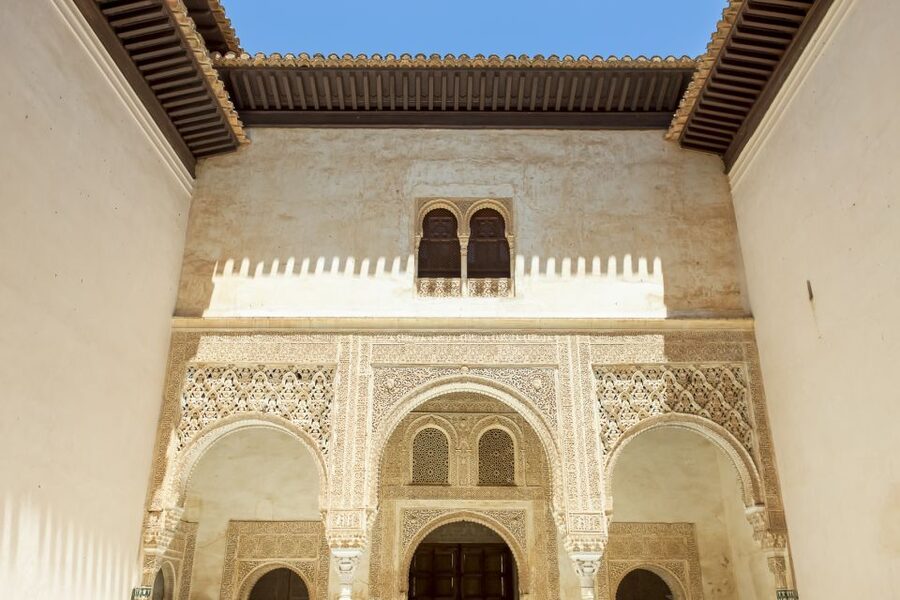 Granada: Alhambra, Nasrid, and Generalife Private Tour - Why a Private Guide Changes the Alhambra