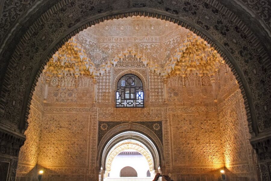 Granada: Alhambra, Nasrid, and Generalife Private Tour - Generalife Gardens and the Palace of Summer