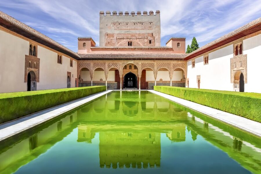 Granada: Alhambra, Nasrid, and Generalife Private Tour - What the Guides Add to the Experience