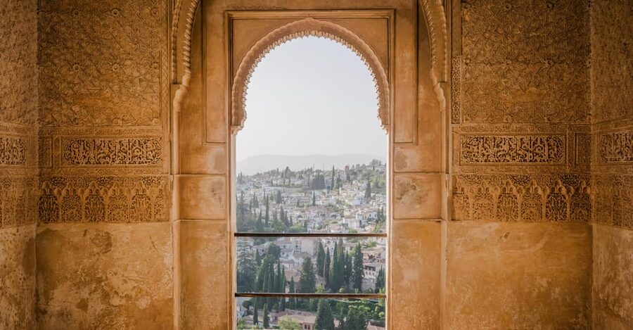 Granada: Alhambra & Nasrid Palaces Small Group Guided Tour - Key points to know before booking