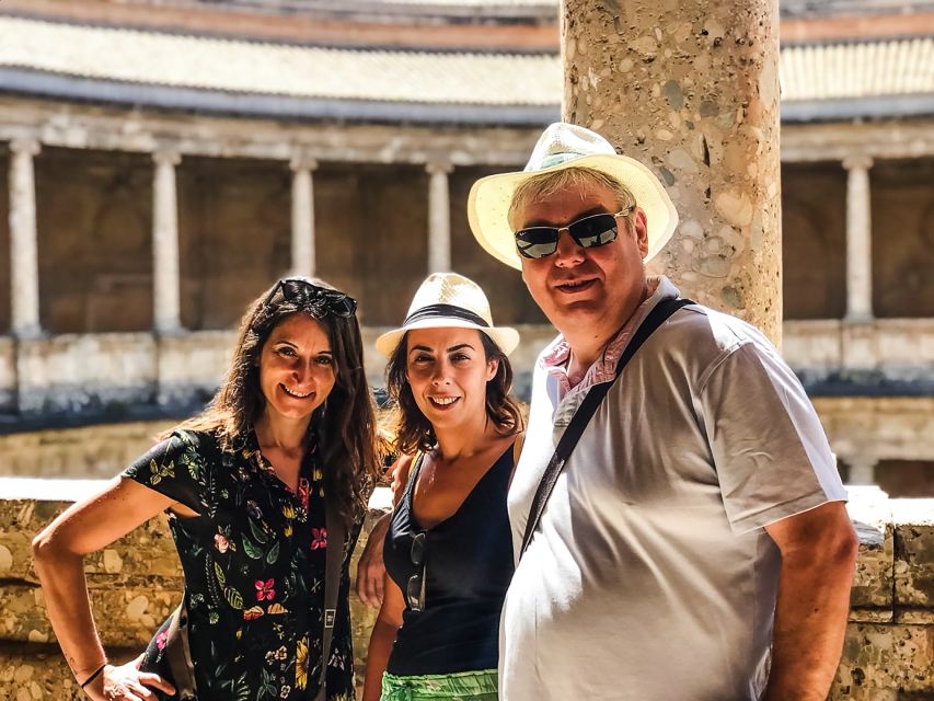 Granada: Alhambra & Nasrid Palaces Tour with Tickets - Generalife gardens and the final stretch