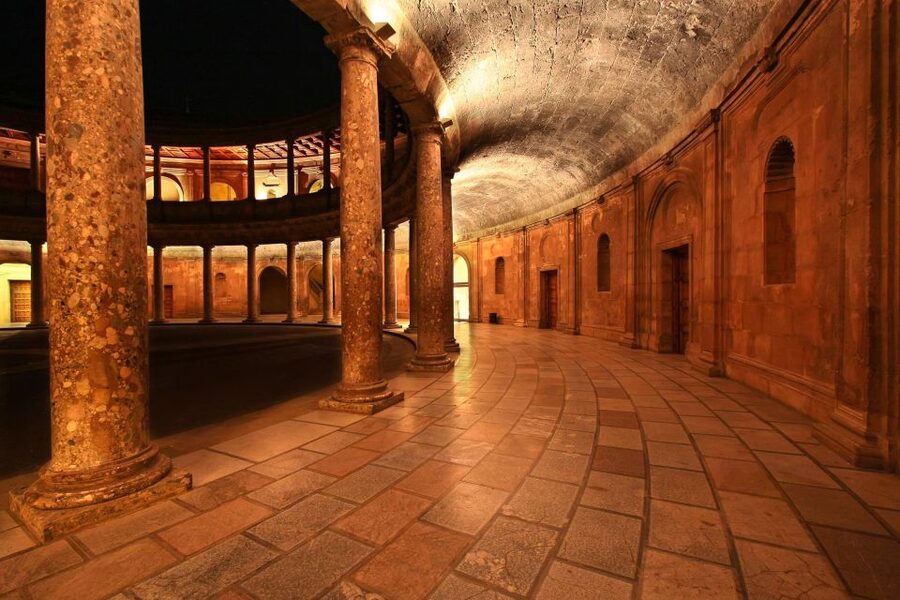 Granada: Alhambra Night Visit Entry Ticket - Generalife and the walk through the gardens